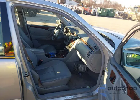 2000 Mercedes-Benz E 430 z USA, uszkodzony, nr VIN WDBJF70J1YB023094